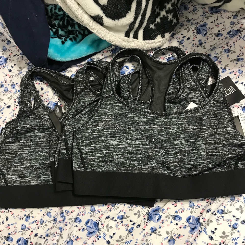 Victoria sport bra racerback